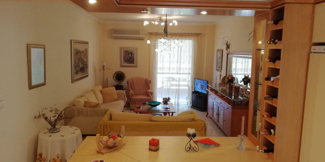 Apartment Giorgos Каламата Экстерьер фото
